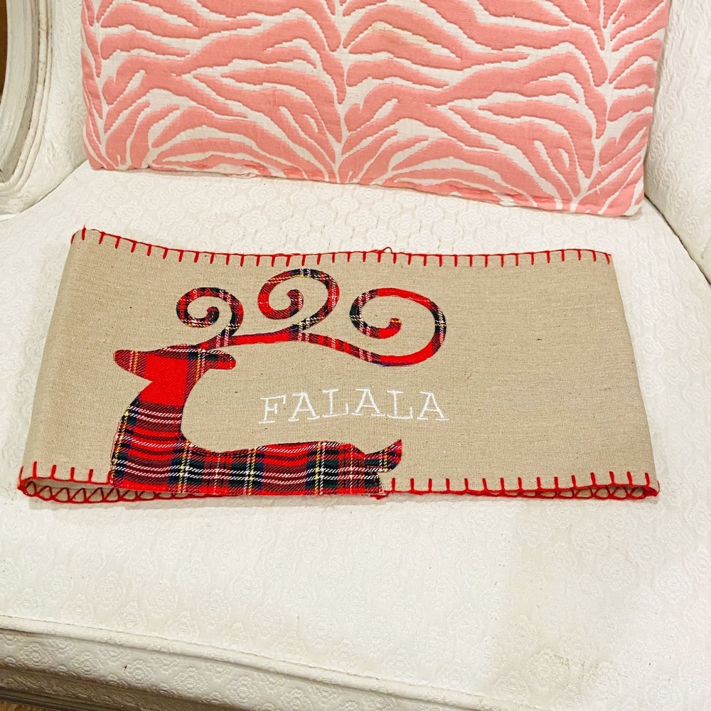 N29-NEW Christmas Linen with Stewart Tartan Reindeer Pillow Band/Wrap - Picture 3 of 9